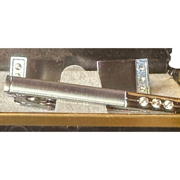 NIB Stacey Adams cufflinks Tie Clip Silver Tone Rhinestones - Picture 7 of 16